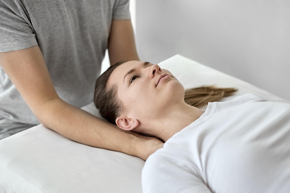 When Should You Consider Osteopathy & Physiotherapy?